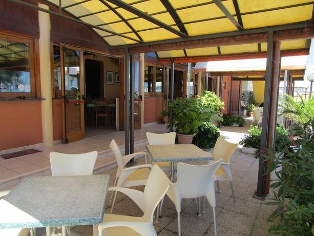 Imagen de los exteriores del Hotel Albergo Primavera. Foto 19