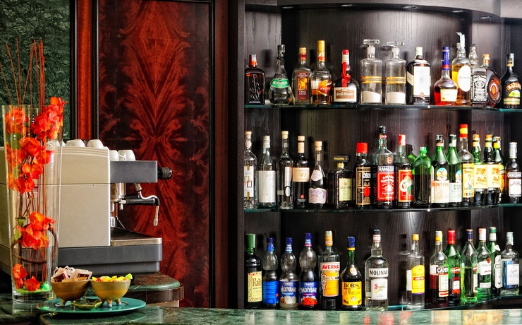 Imagen del bar/restaurante del Hotel Albergo Punta De L'est. Foto 4