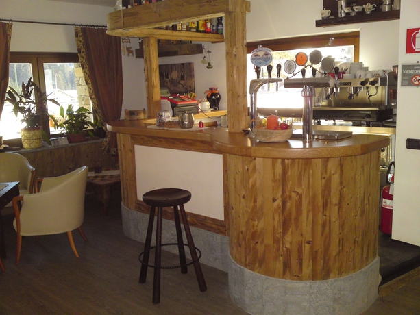 Imagen de los interiores del Hotel Albergo Punta Zerbion. Foto 10