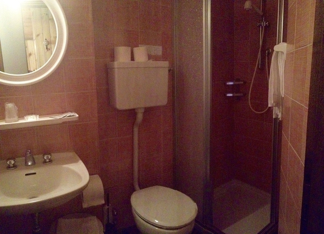 Imagen de la habitación del Hotel Albergo Quarto Pirovano. Foto 14