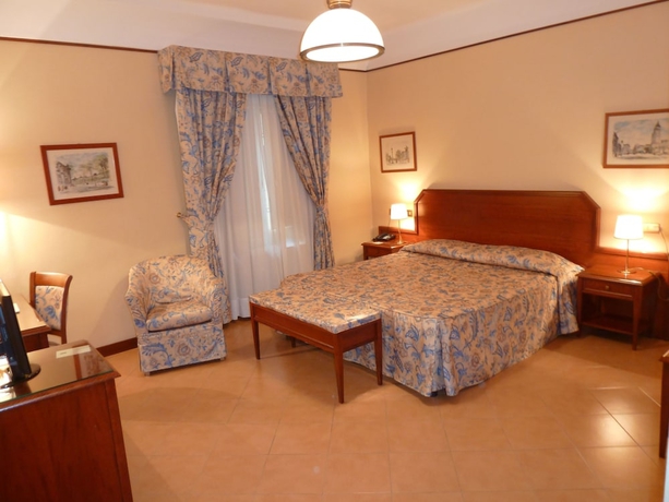 Imagen de la habitación del Hotel Albergo Reggio. Foto 5