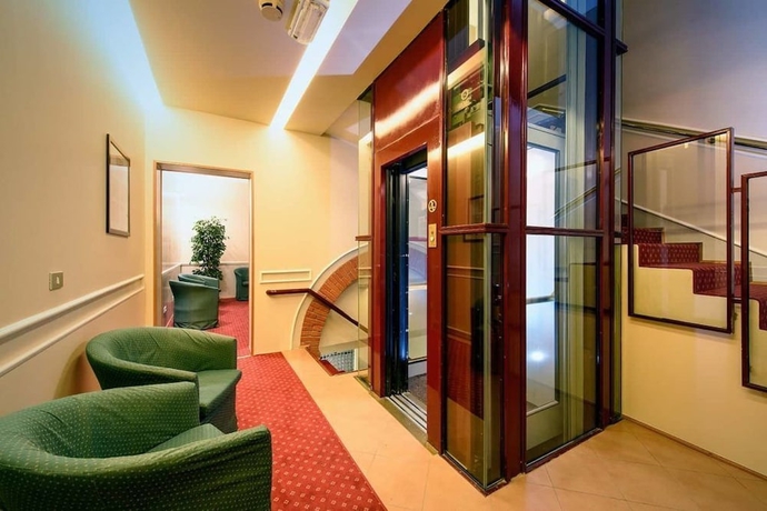 Imagen de los interiores del Hotel Albergo Reggio. Foto 17