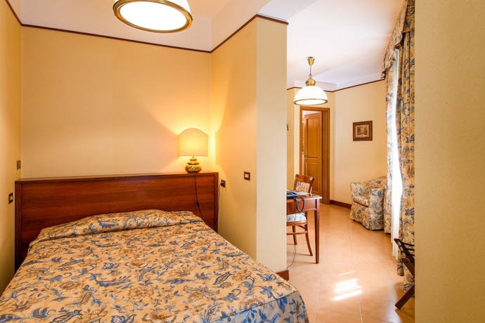 Imagen de la habitación del Hotel Albergo Reggio. Foto 13
