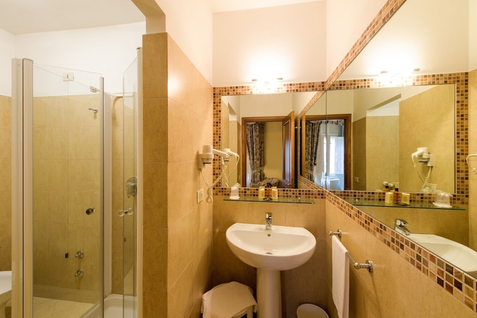 Imagen de la habitación del Hotel Albergo Reggio. Foto 16