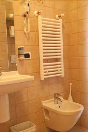 Imagen de la habitación del Hotel Albergo Renata. Foto 15