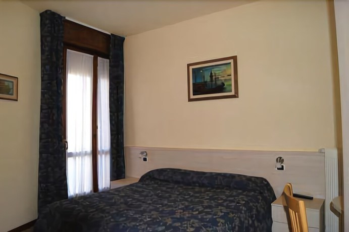 Imagen de la habitación del Hotel Albergo Renata. Foto 19