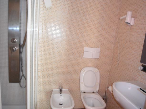 Imagen de la habitación del Hotel Albergo Renato. Foto 8