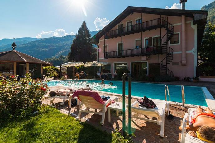 Imagen de la piscina del Hotel Albergo Ristorante Aurora. Foto 20
