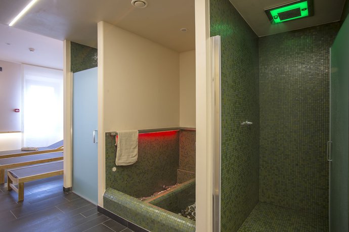 Imagen de la piscina del Hotel Albergo Ristorante Bucaneve. Foto 19