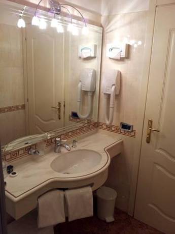 Imagen de la habitación del Hotel Albergo Ristorante Gardesana. Foto 16