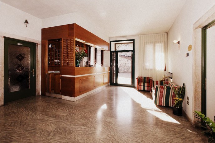 Imagen de los interiores del Hotel Albergo Ristorante Giulietta e Romeo. Foto 18