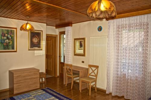 Imagen de la habitación del Hotel Albergo Ristorante Iris. Foto 7