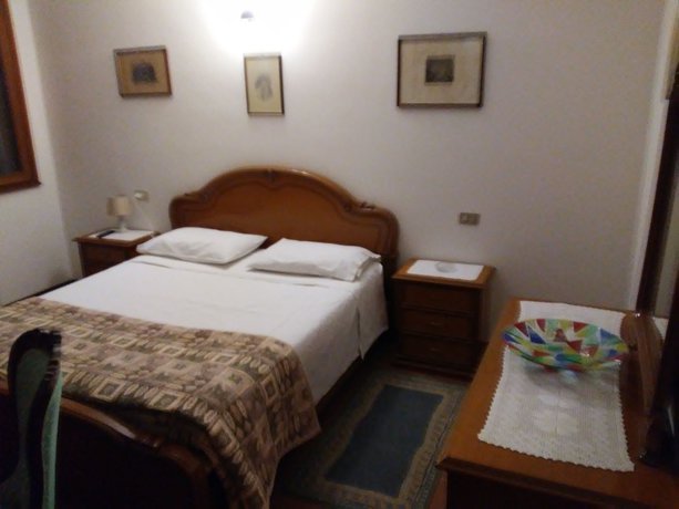 Imagen de la habitación del Hotel Albergo Ristorante La Campagnola. Foto 15