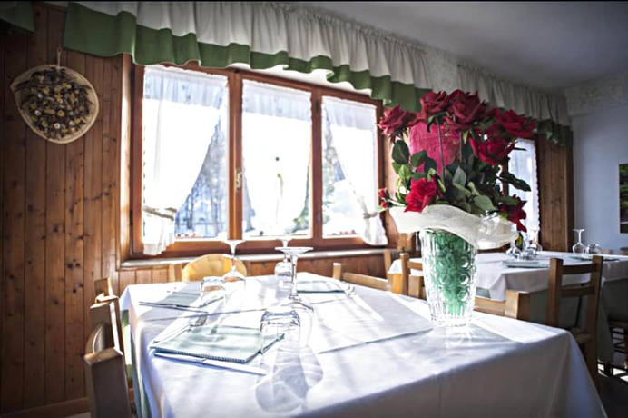 Imagen del bar/restaurante del Hotel Albergo Ristorante La Villa. Foto 3