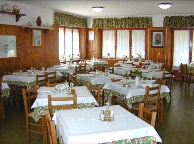 Imagen del bar/restaurante del Hotel Albergo Ristorante La Villa. Foto 4