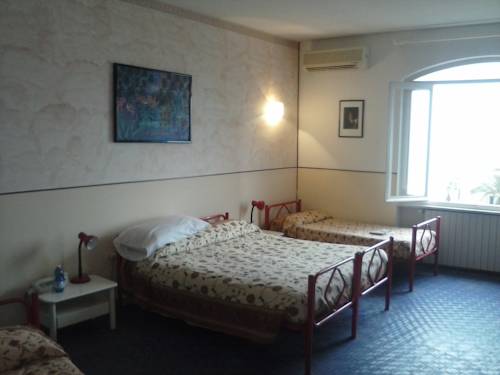 Imagen de la habitación del Hotel Albergo Ristorante Lucciola. Foto 3