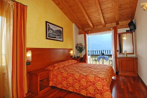 Imagen de la habitación del Hotel Albergo Ristorante Montebaldo. Foto 1