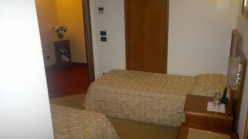 Imagen de la habitación del Hotel Albergo Ristorante Montebaldo. Foto 3