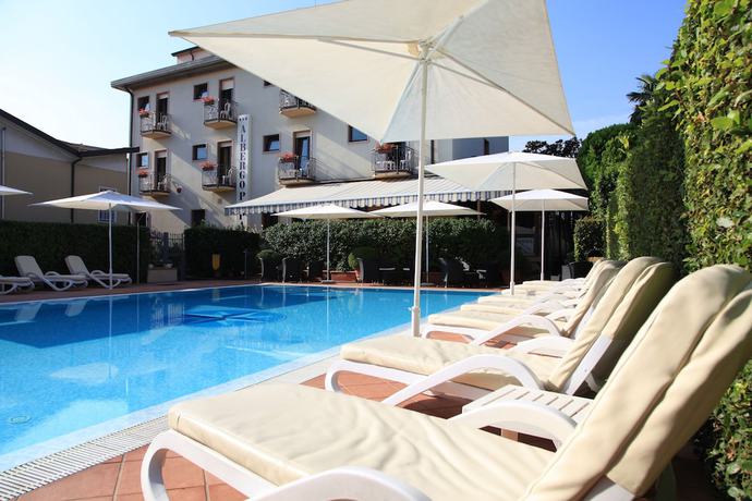 Imagen de la piscina del Hotel Albergo Ristorante Papa. Foto 20