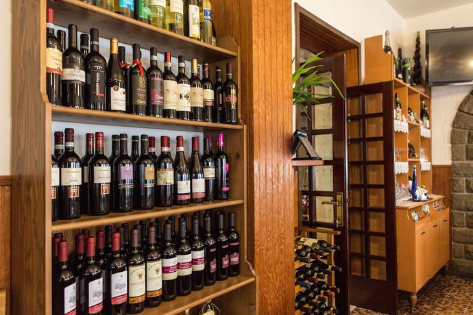 Imagen del bar/restaurante del Hotel Albergo Ristorante Poli. Foto 4