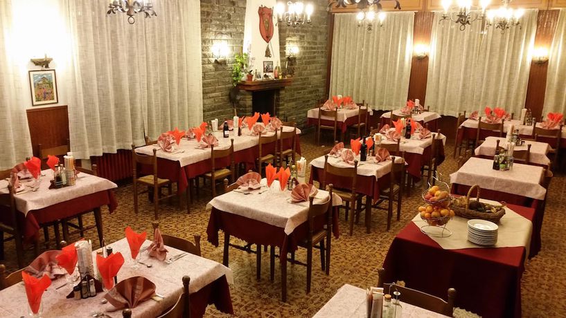 Imagen del bar/restaurante del Hotel Albergo Ristorante Poli. Foto 7