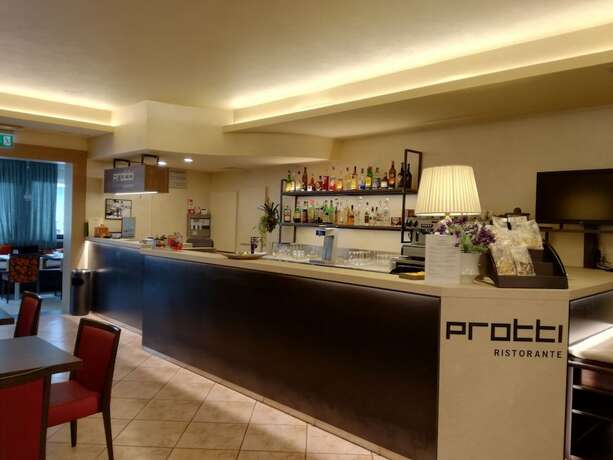 Imagen del bar/restaurante del Hotel Albergo Ristorante Protti. Foto 20