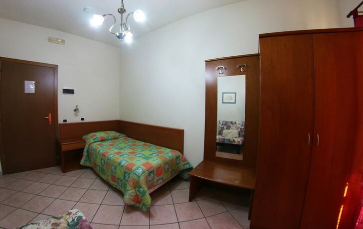 Imagen de la habitación del Hotel Albergo Ristorante San Tommaso. Foto 7