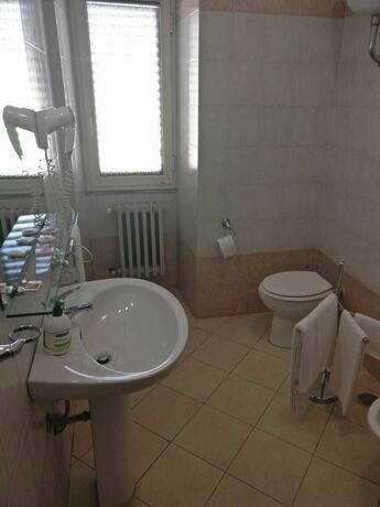 Imagen de la habitación del Hotel Albergo Ristorante San Tommaso. Foto 8