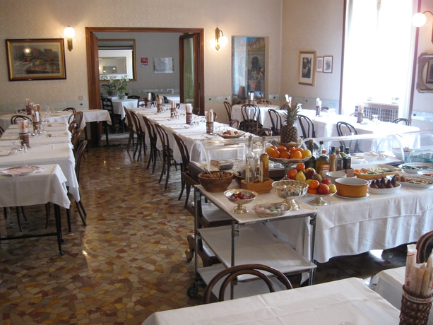 Imagen del bar/restaurante del Hotel Albergo Ristorante Tre Re. Foto 2