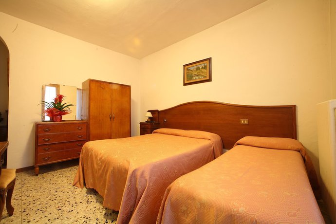 Imagen de la habitación del Hotel Albergo Ristorante il Poggiolo. Foto 12