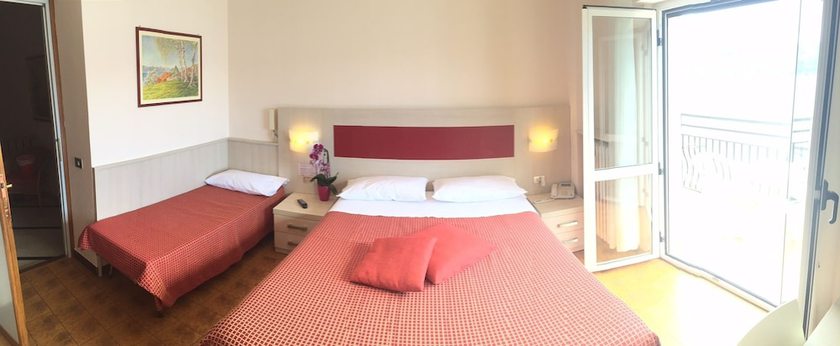 Imagen de la habitación del Hotel Albergo Riva. Foto 7