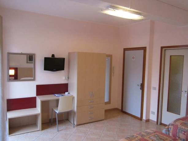Imagen de la habitación del Hotel Albergo Riva. Foto 8