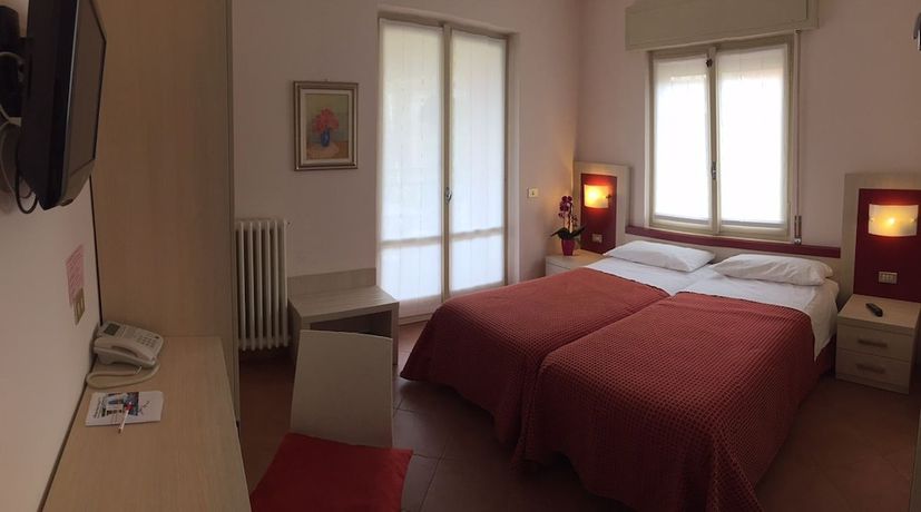Imagen de la habitación del Hotel Albergo Riva. Foto 11