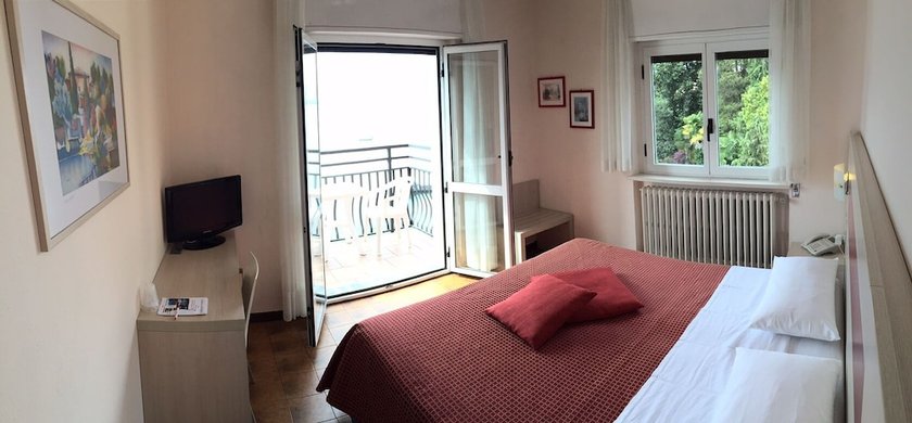 Imagen de la habitación del Hotel Albergo Riva. Foto 16