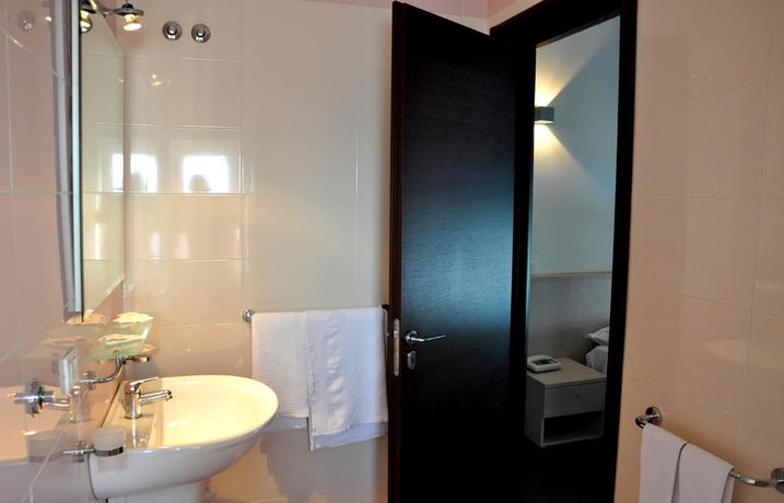 Imagen de la habitación del Hotel Albergo Riviera Spineta. Foto 6