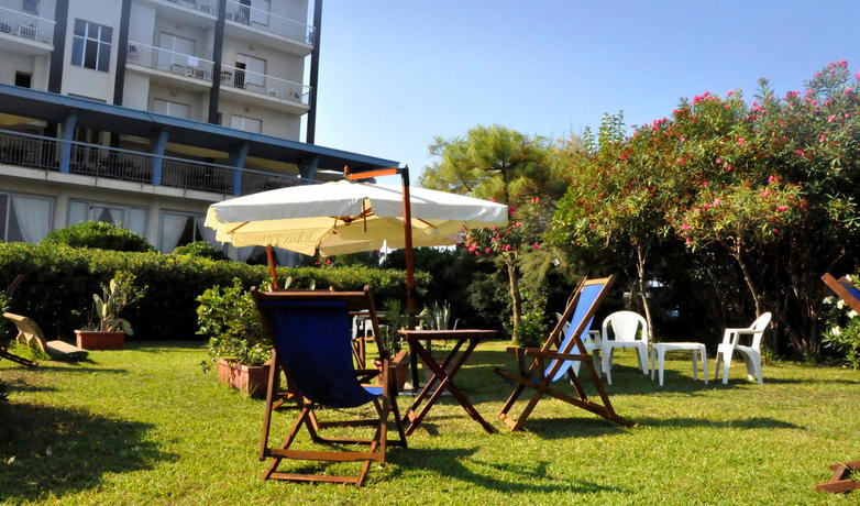 Imagen general del Hotel Albergo Riviera Spineta. Foto 3