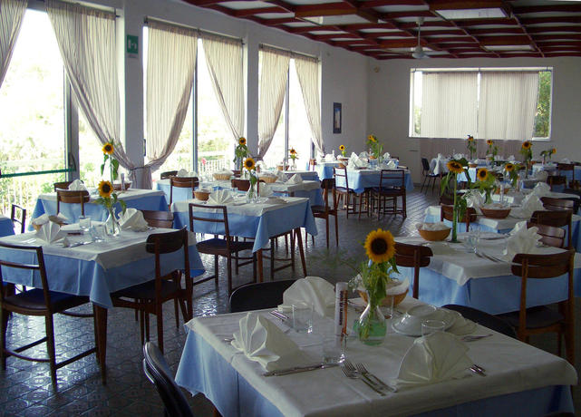 Imagen del bar/restaurante del Hotel Albergo Riviera Spineta. Foto 5