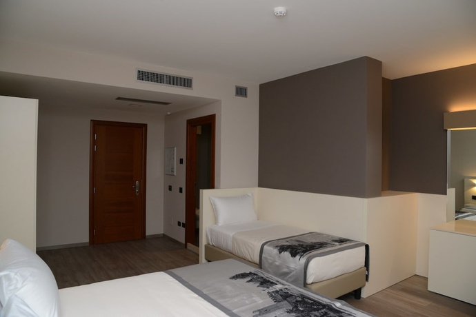 Imagen de la habitación del Hotel Albergo Roma, Bw Signature Collection. Foto 8