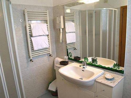 Imagen de la habitación del Hotel Albergo Roma, Casciana Terme. Foto 12