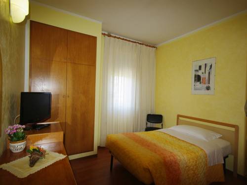 Imagen de la habitación del Hotel Albergo Roma, Lanciano. Foto 2