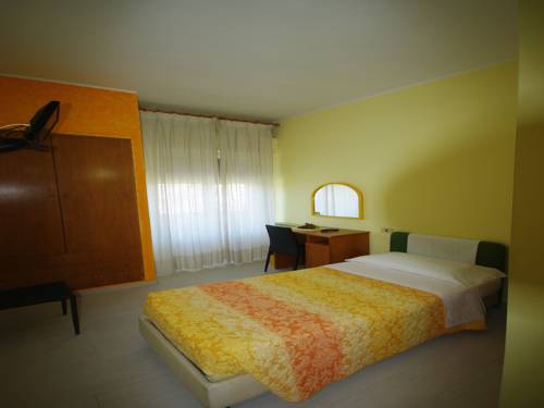 Imagen de la habitación del Hotel Albergo Roma, Lanciano. Foto 8
