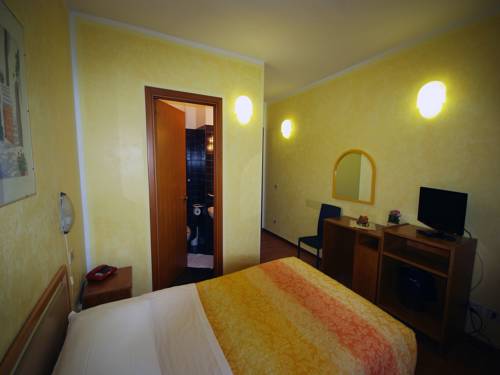 Imagen de la habitación del Hotel Albergo Roma, Lanciano. Foto 10