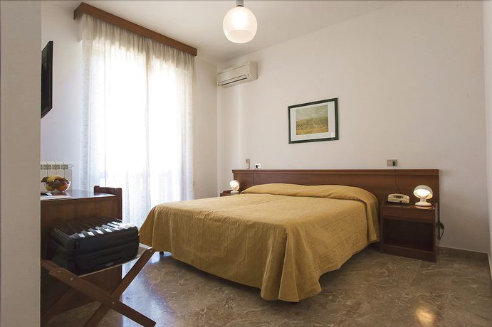 Imagen de la habitación del Hotel Albergo Rossana. Foto 5