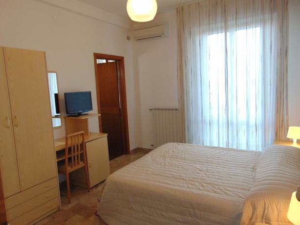 Imagen de la habitación del Hotel Albergo Rossana. Foto 6