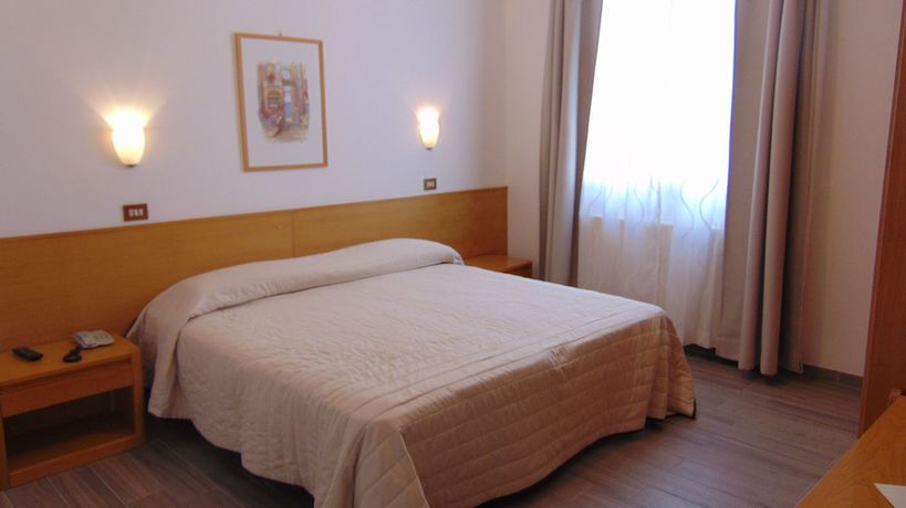 Imagen de la habitación del Hotel Albergo Rossana. Foto 16