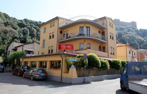 Imagen de la habitación del Hotel Albergo Rossella. Foto 2