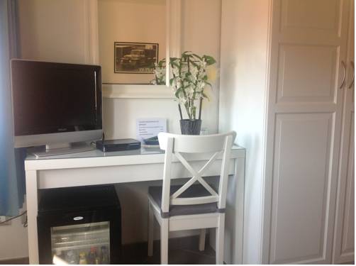 Imagen de la habitación del Hotel Albergo Rossella. Foto 7