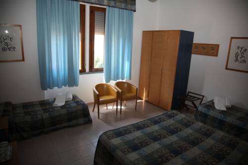 Imagen de la habitación del Hotel Albergo Rossella. Foto 8