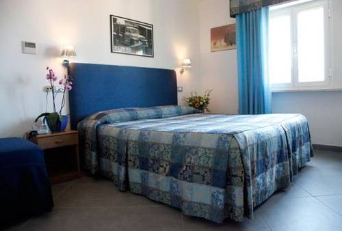 Imagen de la habitación del Hotel Albergo Rossella. Foto 12