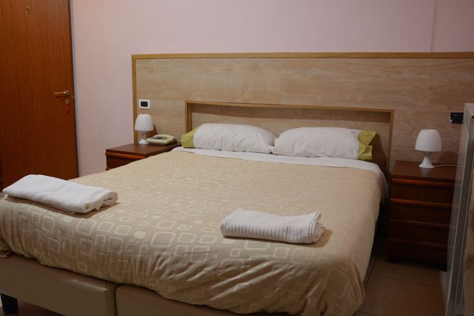 Imagen de la habitación del Hotel Albergo Royal. Foto 15